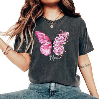 蝶と花、日本の桜と蝶 レディースオーバーサイズコンフォートTシャツ - Kawaiitshirt