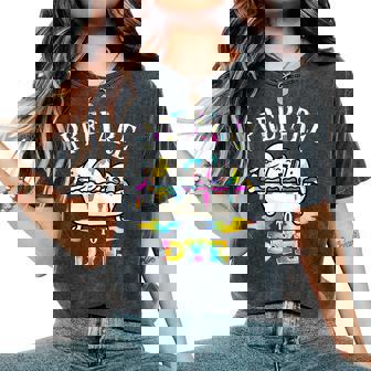 面白いイースターしゃれ。染める準備をする卵狩り。男性、女性、子供用。 レディースオーバーサイズコンフォートTシャツ - Kawaiitshirt