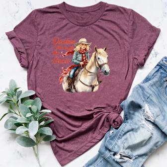 Xmas Dashing Horseback Rider Western Christmas Cowgirl Women's Heather T-Shirt | Mazezy