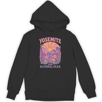 Retro Yosemite National Park Usa Vintage Hiking Hoodie - Thegiftio UK