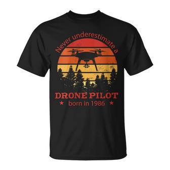 Drones-Pilot Born 1986 Birthday Vintage Quadrocopter Drones T-Shirt | Mazezy