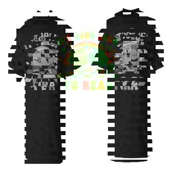 It's Good Luck To Read St Patrick's Day Book Lucky T-Shirt - Monsterry