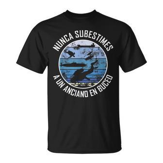 Nuncaubestimes A Un Anciano En Buceo Buceador Camiseta unisex - Regaloses