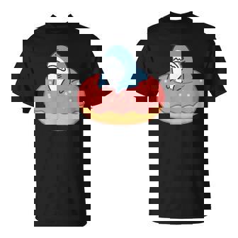 ドーナツに喰われるサメ さめ かわいい ゆるい イラスト シュール おもしろ 鮫 シャーク Tシャツ - Kawaiitshirt