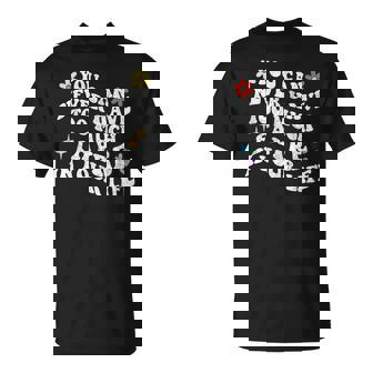 レトログルーヴィー。人生においてあまりにも多くのフェールを持つことはできません。 Tシャツ - Kawaiitshirt