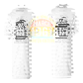 1961年3月の誕生日記念限定版ヴィンテージ65歳。 Tシャツ - Kawaiitshirt