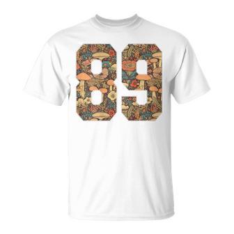 89 ナンバー コテージコア マッシュルーム レトロ フラワー裏側に Tシャツ - Kawaiitshirt