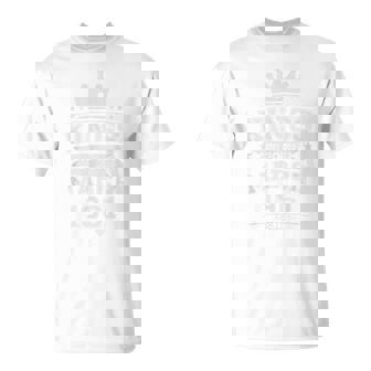 キングスは1961年3月生まれ65歳の誕生日 男性 男の子 Tシャツ - Kawaiitshirt