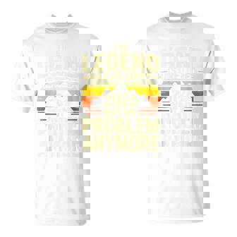 レジェンドが引退した2026年 おかしな退職祝い Tシャツ - Kawaiitshirt