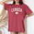 ヴィンテージ カナダ国旗 お土産 男の子 女の子 レトロ カナダ国旗 レディースオーバーサイズコンフォートTシャツ Crimson ヴィンテージ カナダ国旗 お土産 男の子 女の子 レトロ カナダ国旗 レディースオーバーサイズコンフォートTシャツ Crimson