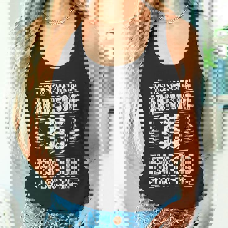 35歳の誕生日プレゼントは私に35年かかりました 良い 面白い 35歳 タンクトップ