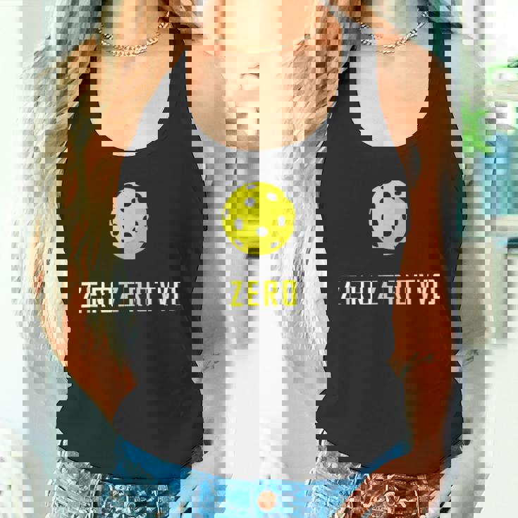 Zero Zero Two 、面白いピックルボール退職ギフト タンクトップ