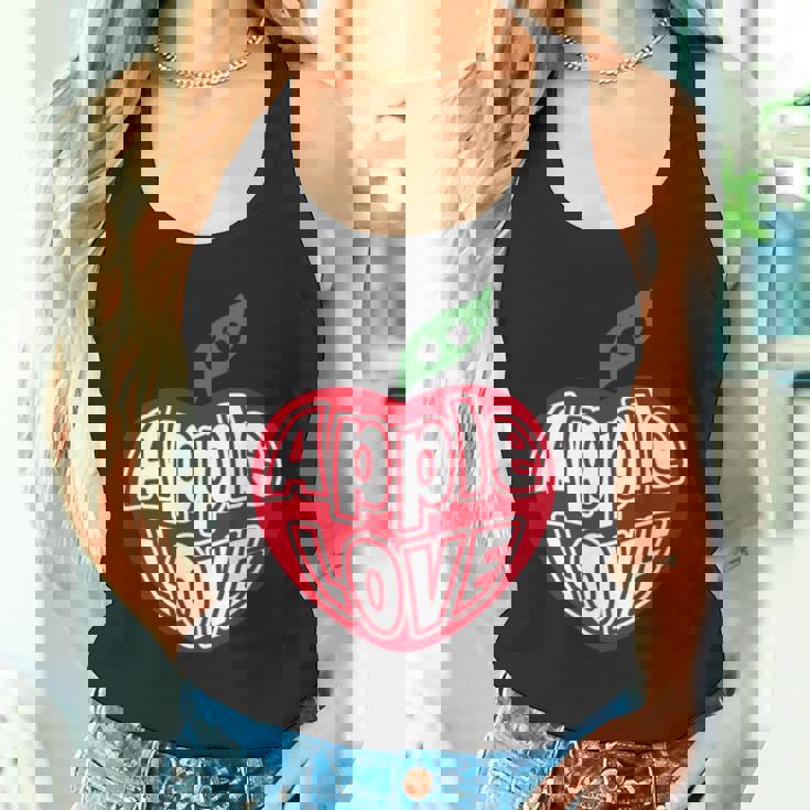 「Red Apple Fresh Fruit 」 ハート型 Love りんご フルーツ ユニークデザイン 長袖tシャツ タンクトップ