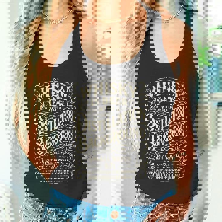 ウイスキーはスコッチと言う蒸留の背景を持つビール 長袖tシャツ タンクトップ