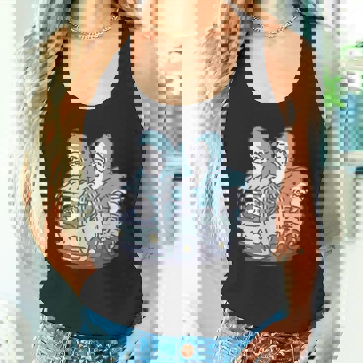 サメがたくさんトラックに 長袖tシャツ タンクトップ