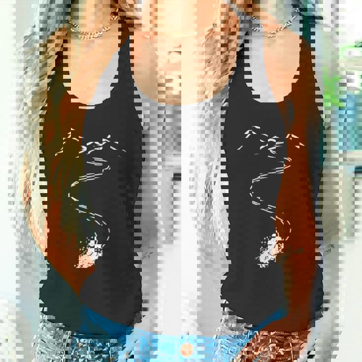 スキーやスキーツアー、スキーリフト用のスキーヤーフリーライダー。 タンクトップ