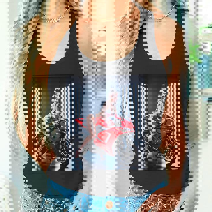 セクシーガールグラフィックtシャツ セクシーなブロンドガール&レッドストリートバイク タンクトップ