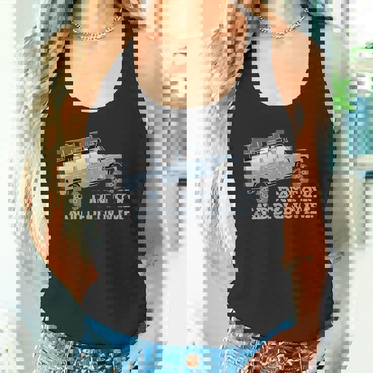 ディフェンダー ルーフテント オフロード 4X4 トラベル 乗り物 ギフト 面白い タンクトップ