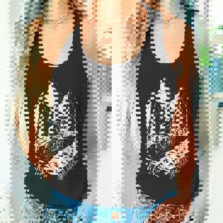 ナンガ パルバット トレイル マウンテンバイク ネイチャー ハイキング ネパール ツーリスト タンクトップ