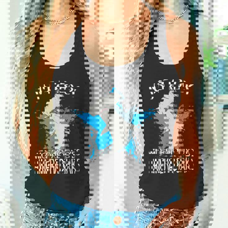 ハンマーヘッドシャークが大好きな男の子です。ハンマーヘッドシャーク ハンマーヘッドシャーク タンクトップ