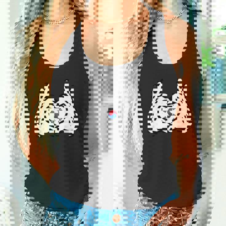 ハートを形作る漫画の手 韓国国旗 タンクトップ