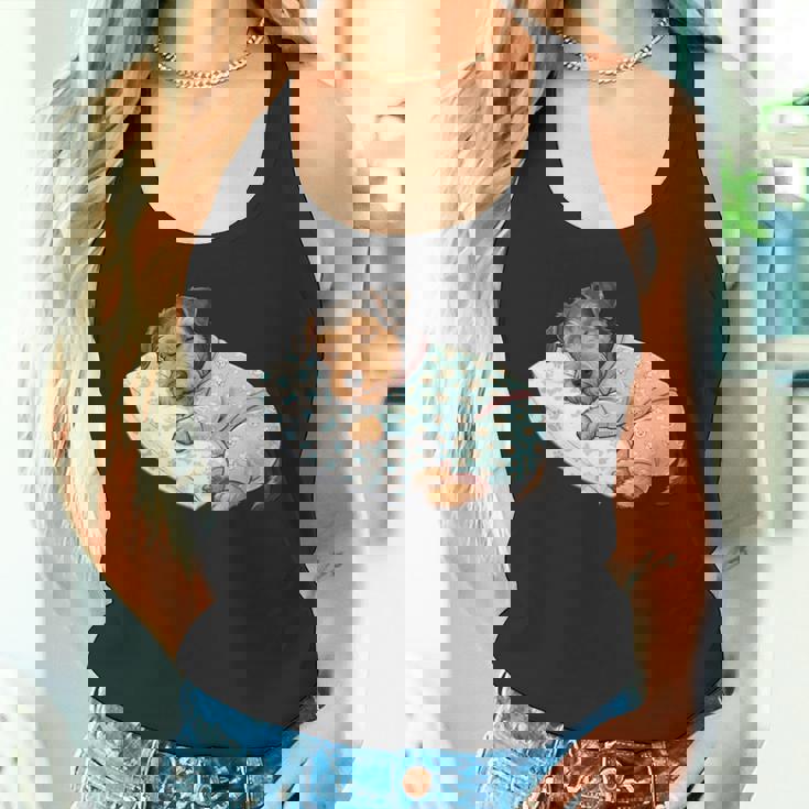 パジャマで寝ているかわいいボストンテリア犬就寝アート 長袖tシャツ タンクトップ