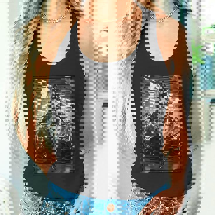 ピンナップガールtシャツ 男性用 巨乳ピンナップガール&カー B&W タンクトップ