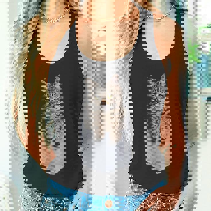 ポケットに入ったノルウェージャンフォレストキャット タンクトップ