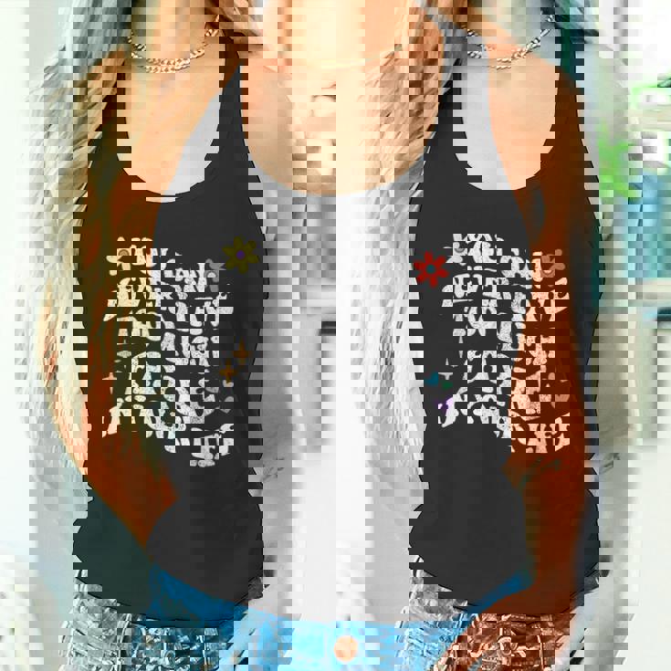 レトログルーヴィー。人生においてあまりにも多くのフェールを持つことはできません。 タンクトップ