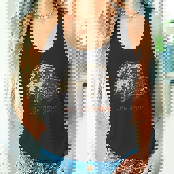 ヴィンテージ オフロード アドベンチャー ロードトリップ バイク イラストレーション タンクトップ