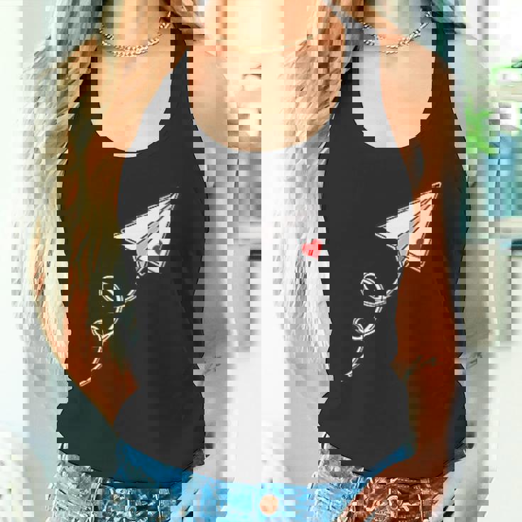 赤いハートの紙飛行機、紙飛行機のメッセージ タンクトップ