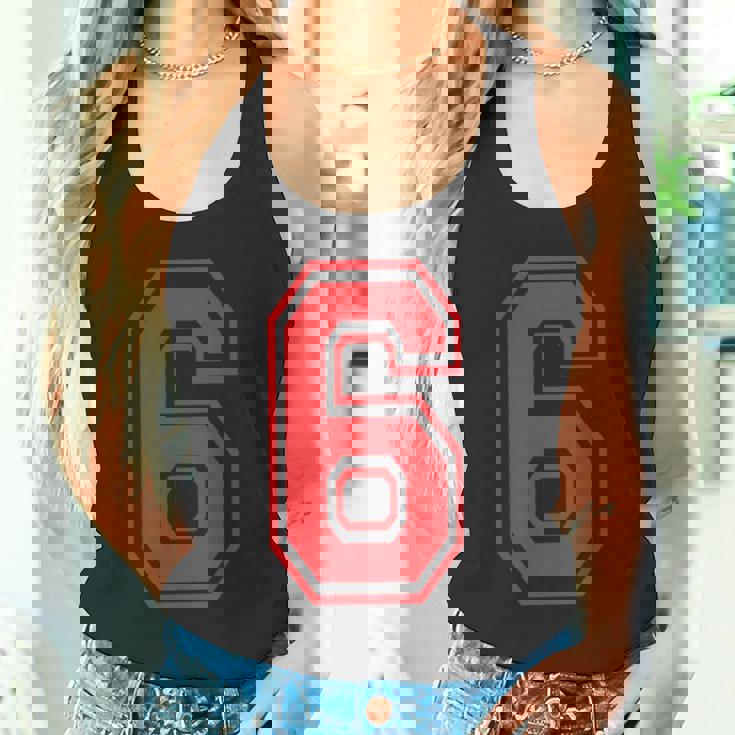 赤の6番スポーツスタイル。 タンクトップ