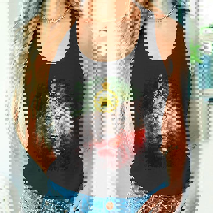 金色のライオンの頭が付いたイランの国旗。 タンクトップ