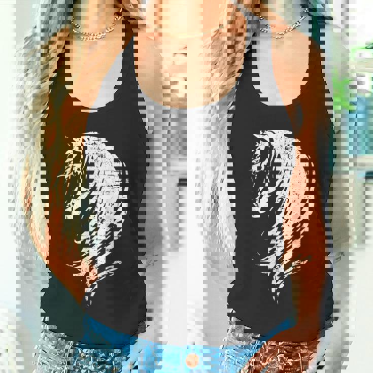 長い馬のたてがみを持つ美しい馬 タンクトップ