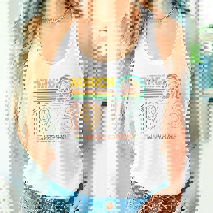 On Back- 1975年3月の誕生日 限定版 ヴィンテージ 51歳 タンクトップ