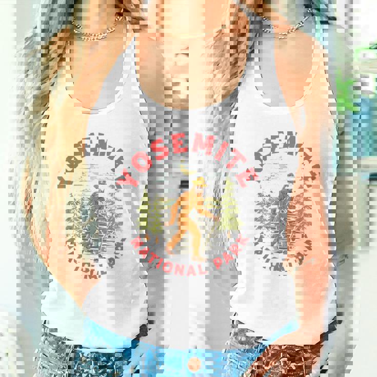 Yosemite National Park Ranger Bigfoot 80Sasquatch タンクトップ