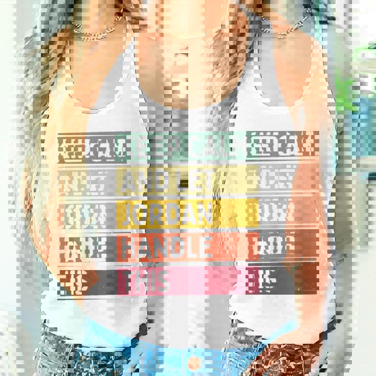 落ち着いて、ジョーダンにこの面白いレトロな引用を任せてください タンクトップ