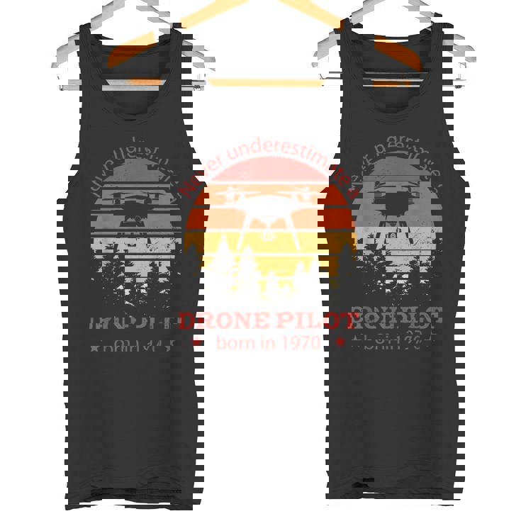 1970 年生まれのドローンパイロット、誕生日、クワドロコプター・ドローン タンクトップ
