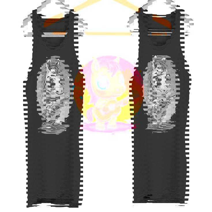 ギターを持った愛らしいポニー タンクトップ