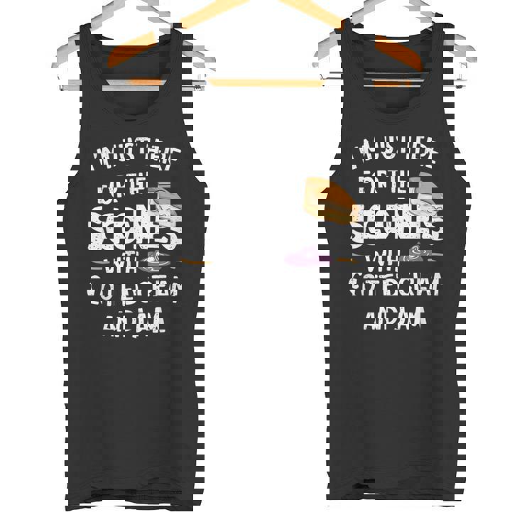 クロテッドクリームとジャムの入ったスコーンを食べに来ただけだよ タンクトップ