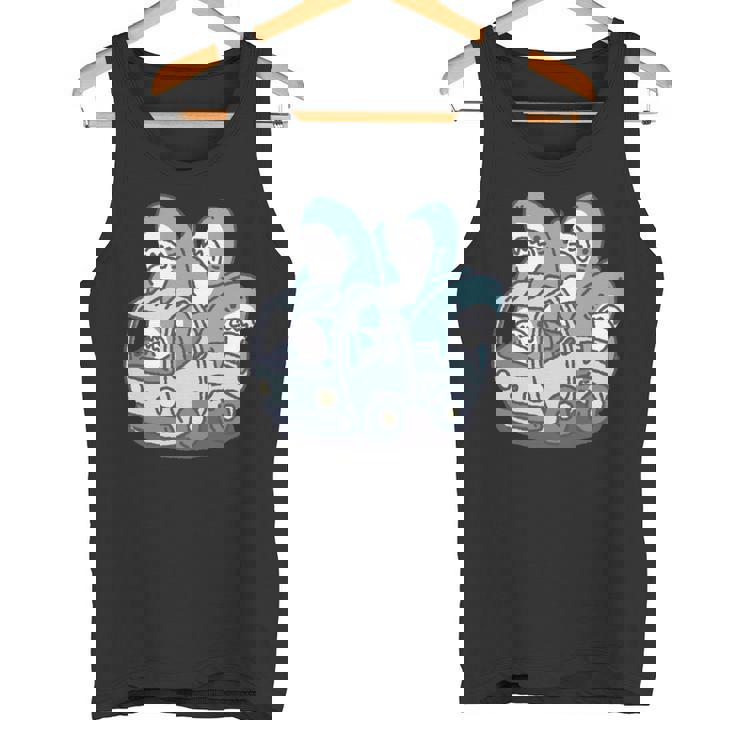 サメがたくさんトラックに 長袖tシャツ タンクトップ