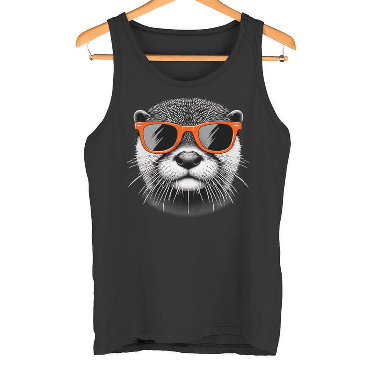 サングラスをかけたクールなカワウソのグラフィックアート 長袖tシャツ タンクトップ