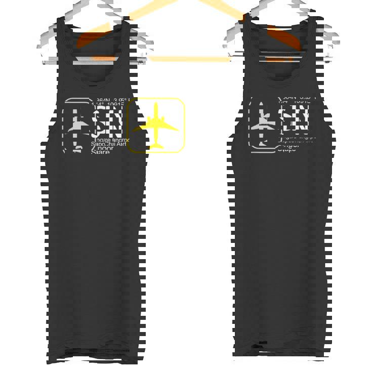 シンガポール・チャンギ国際空港航空フライトクルー。 タンクトップ