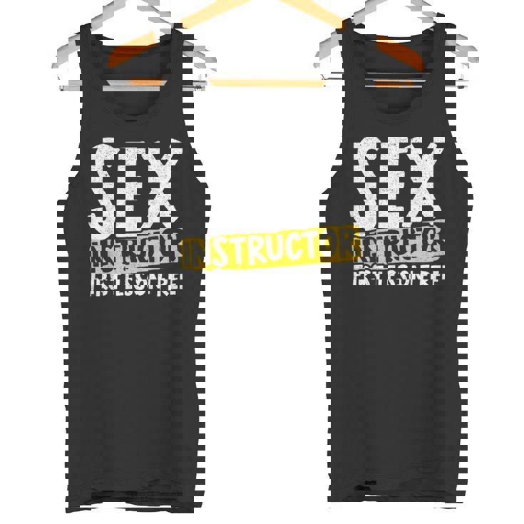 セックスインストラクター 初めてのレッスン 自由恋愛 セックス教師 タンクトップ