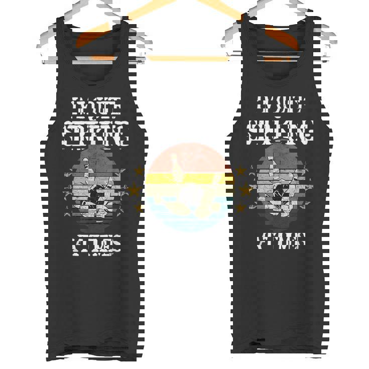 ボウリング私はかなり印象的です面白いビンテージボウラーダジャレ タンクトップ