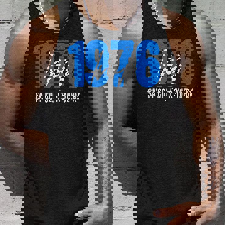 1976 誕生日 五十路祝い 50歳 大人の節目 クールでシンプルな数字デザイン タンクトップ 彼への贈り物