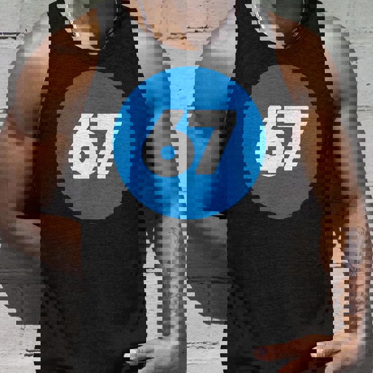 67 歳の誕生日番号 67 バルーン 67 歳の誕生日 タンクトップ 彼への贈り物