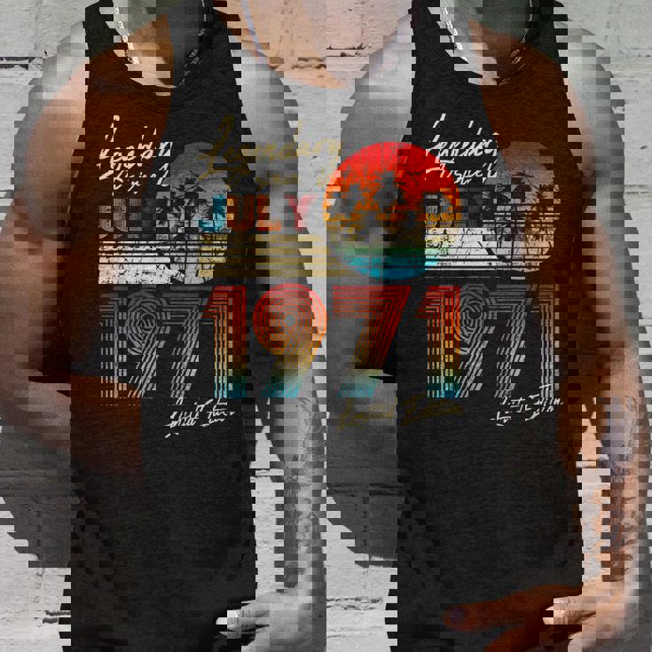 7月誕生日ギフト50年ヴィンテージ1971年生まれ。 タンクトップ 彼への贈り物