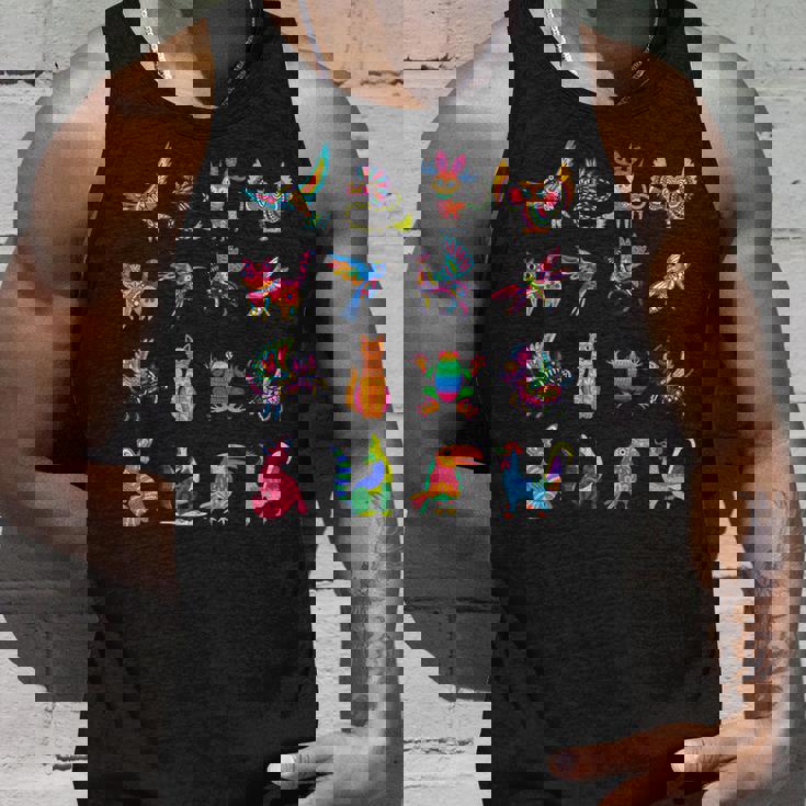 Alebrijes 動物 生き物 メキシコ 民芸品 ヒスパニック系遺産 長袖tシャツ タンクトップ 彼への贈り物