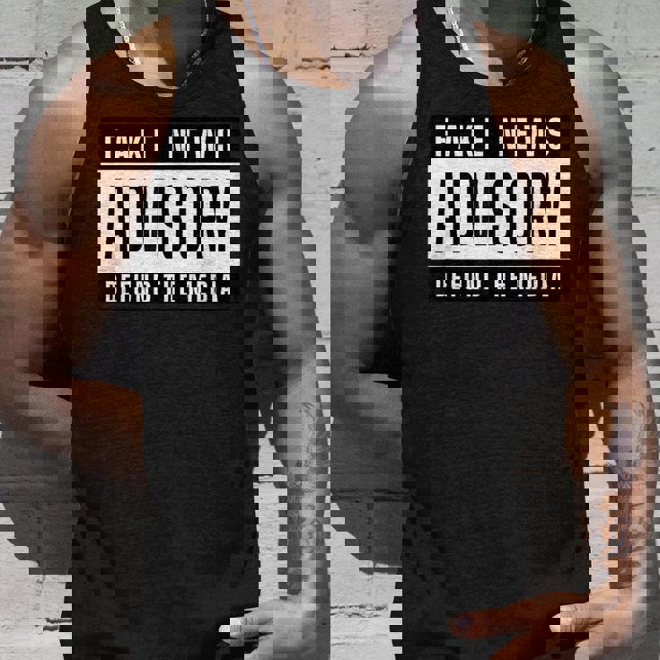 Fake News Advisory Defund The Media タンクトップ 彼への贈り物